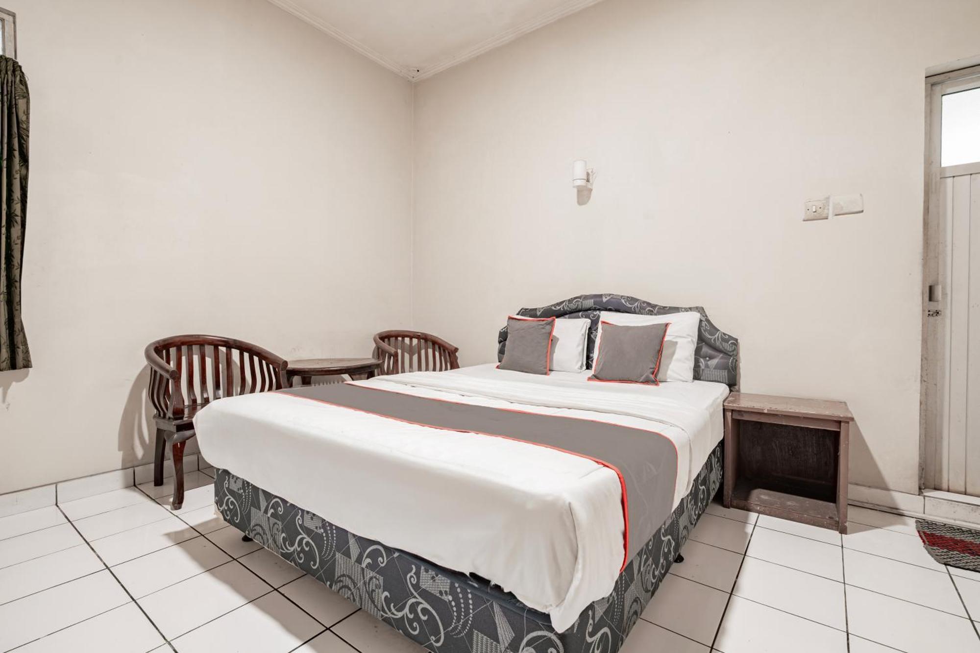 בנדונג Collection O Hotel Sanira מראה חיצוני תמונה