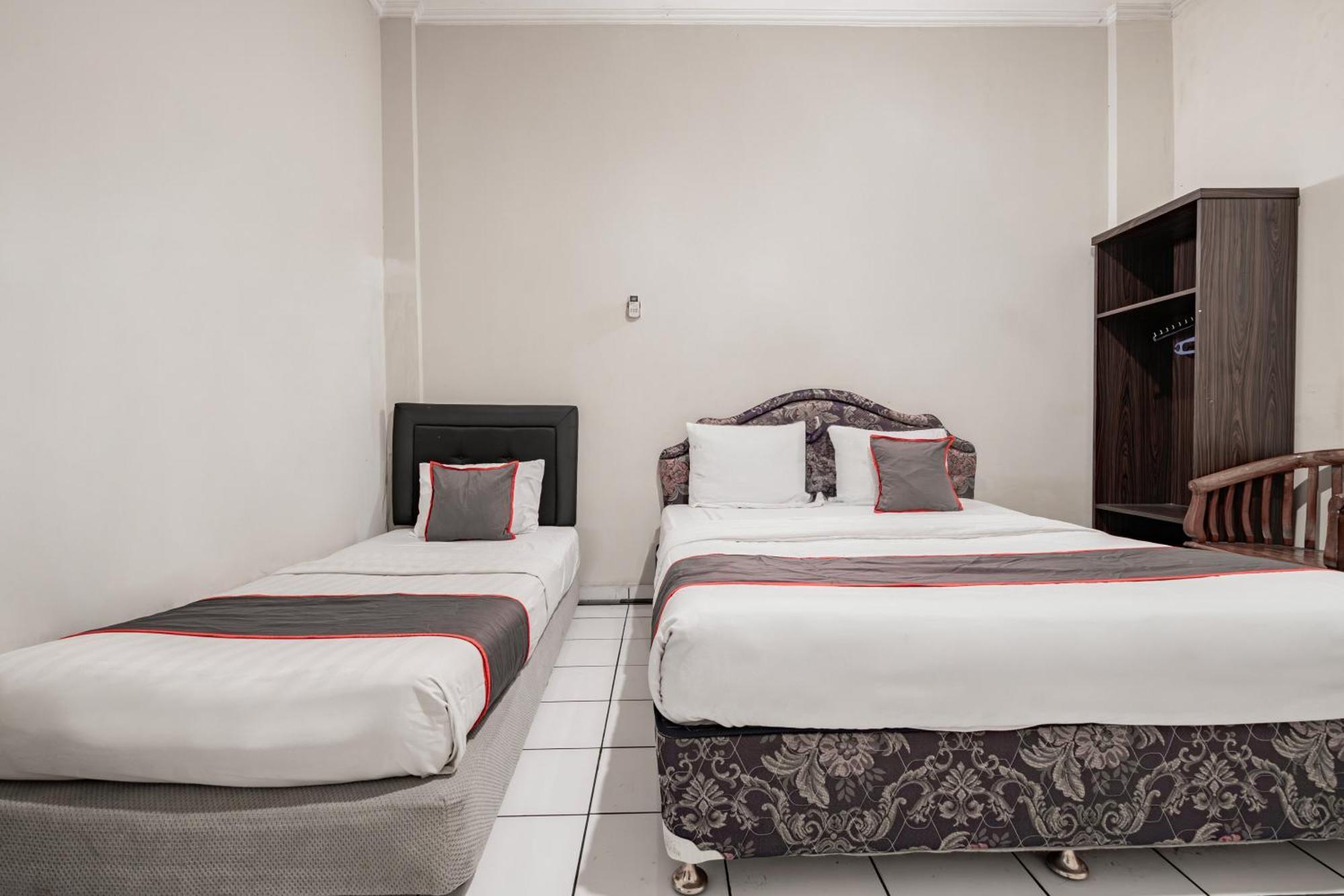 בנדונג Collection O Hotel Sanira מראה חיצוני תמונה