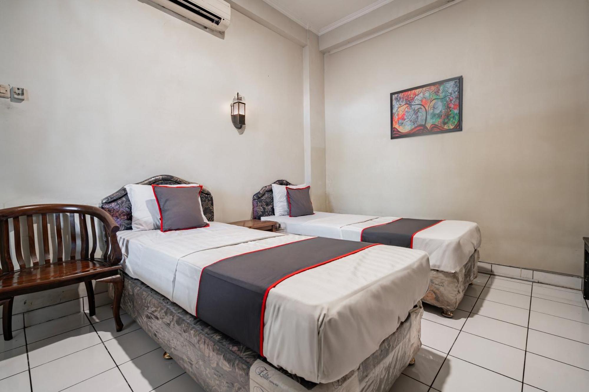 בנדונג Collection O Hotel Sanira מראה חיצוני תמונה