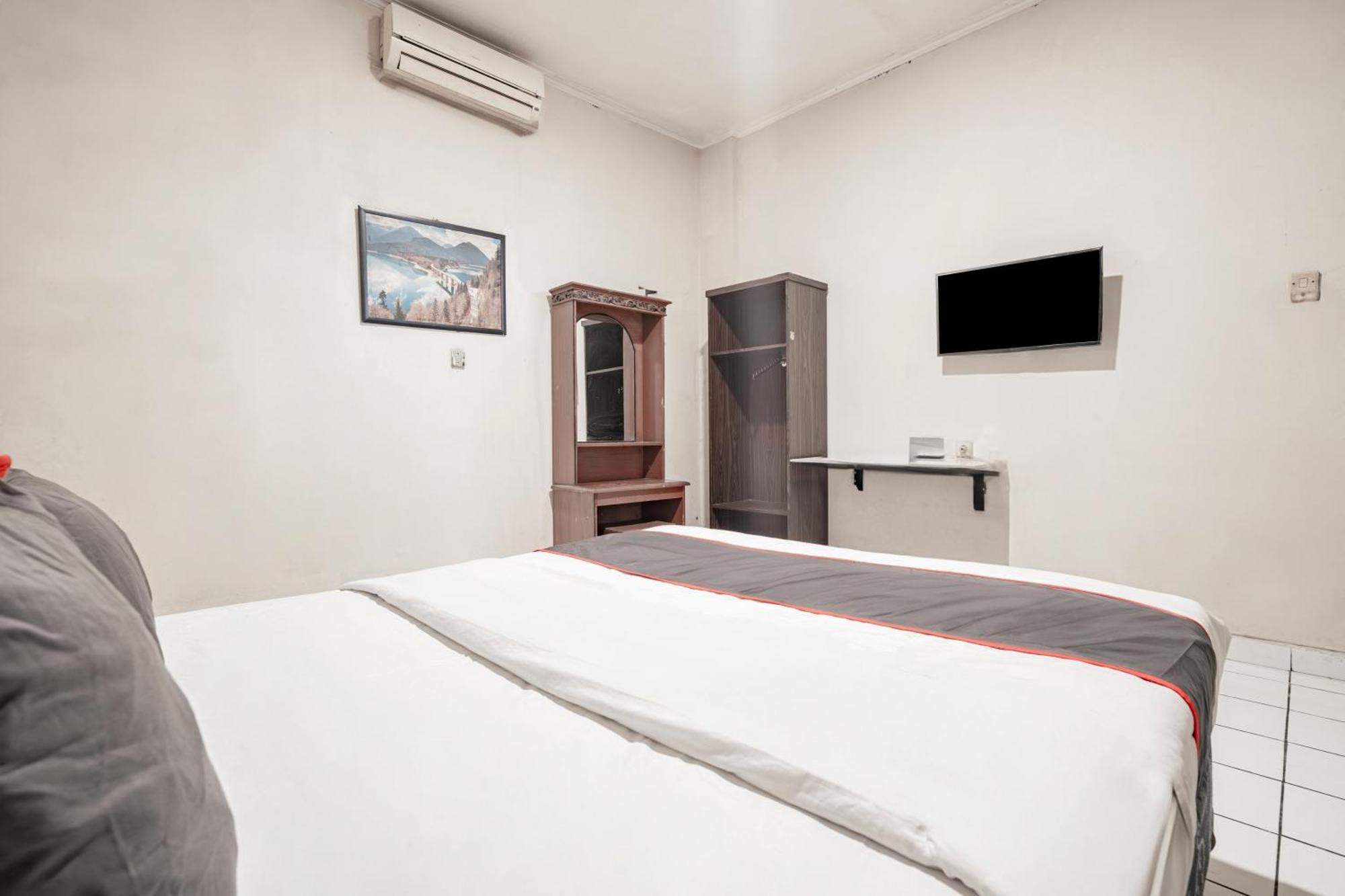 בנדונג Collection O Hotel Sanira מראה חיצוני תמונה