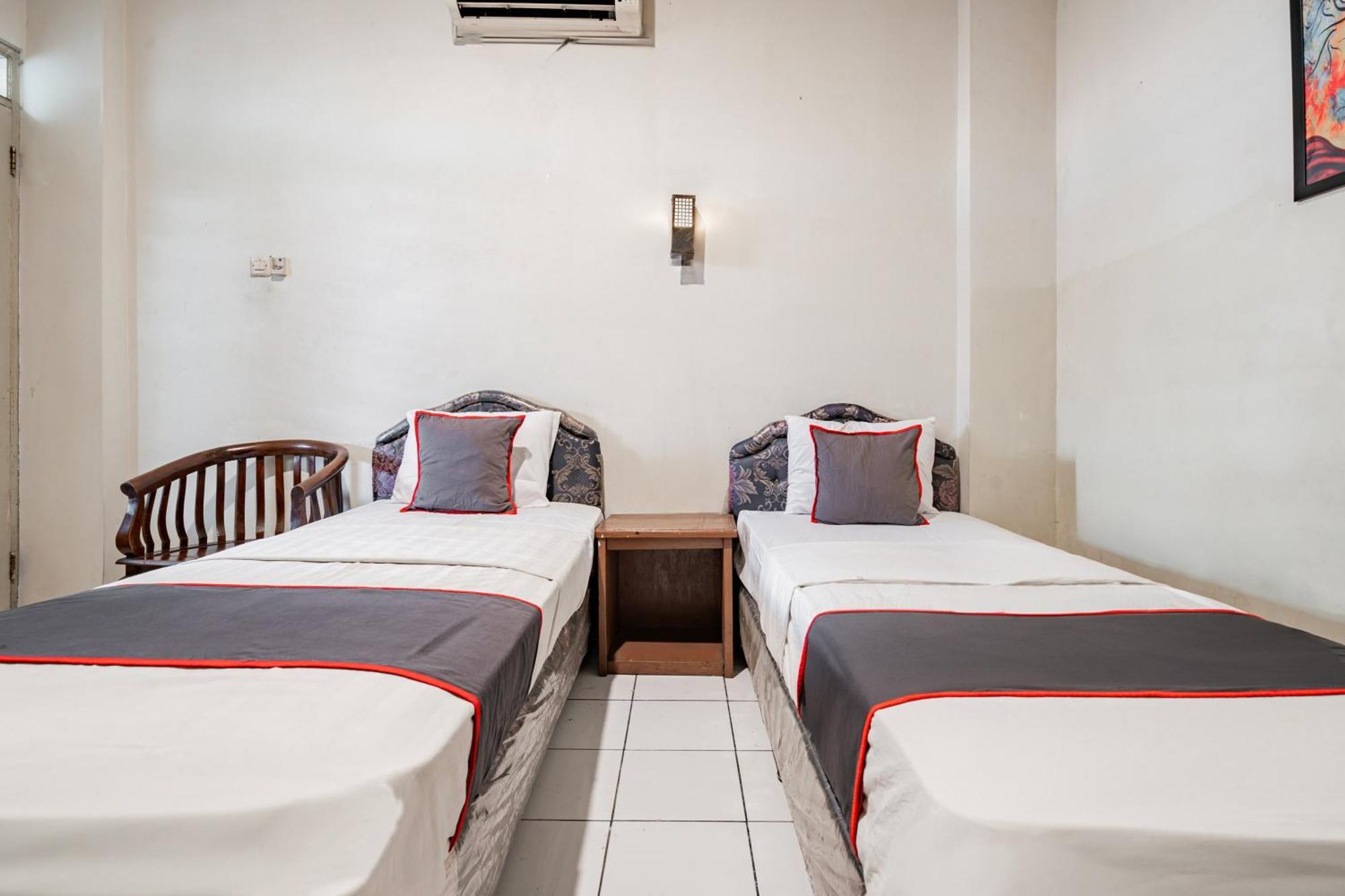 בנדונג Collection O Hotel Sanira מראה חיצוני תמונה
